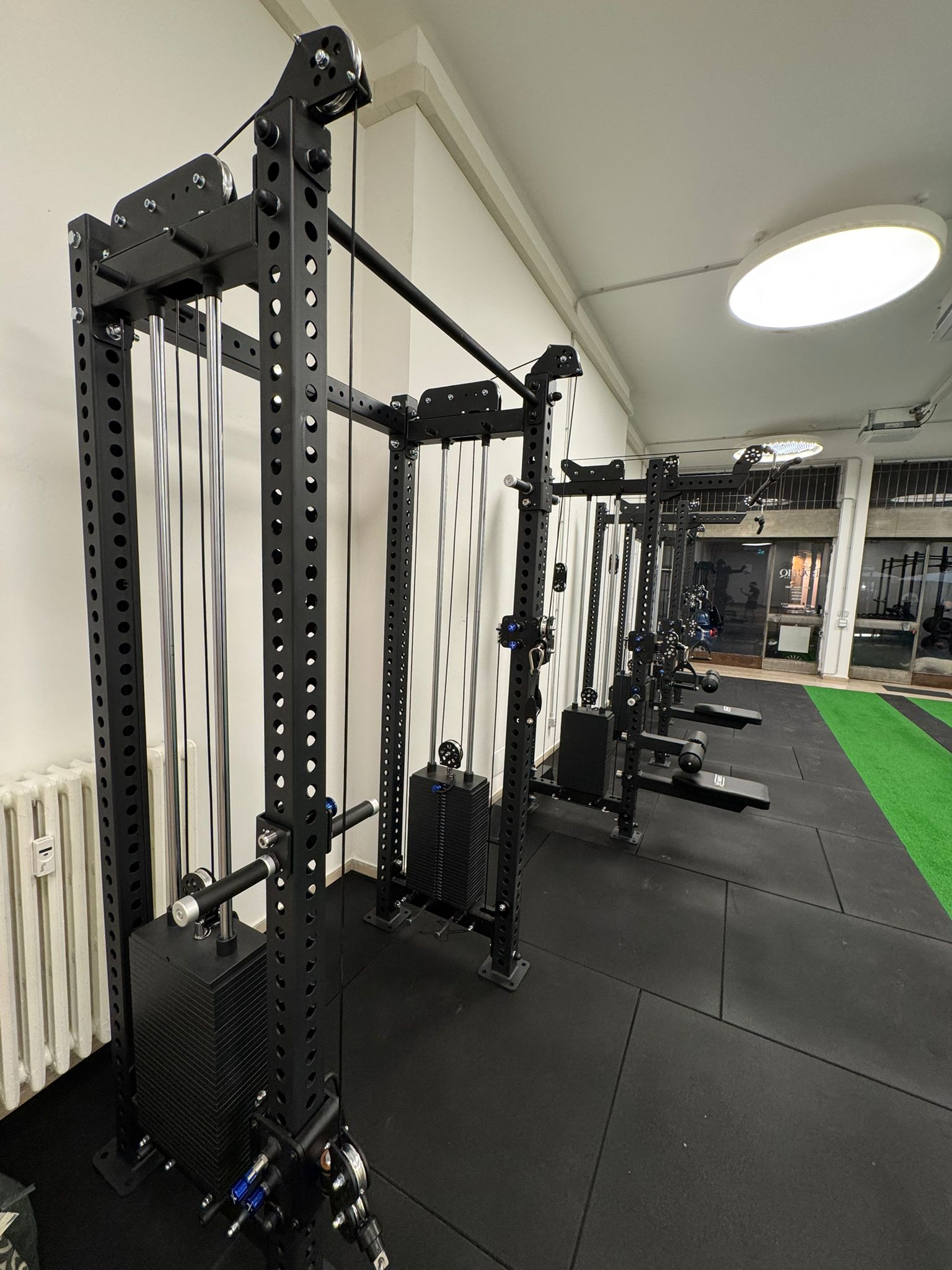 Boutiq Passeroni — cable machines